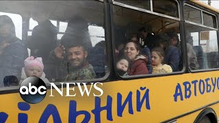 Refugees escape Russian control in Ukraine's south | ABCNL