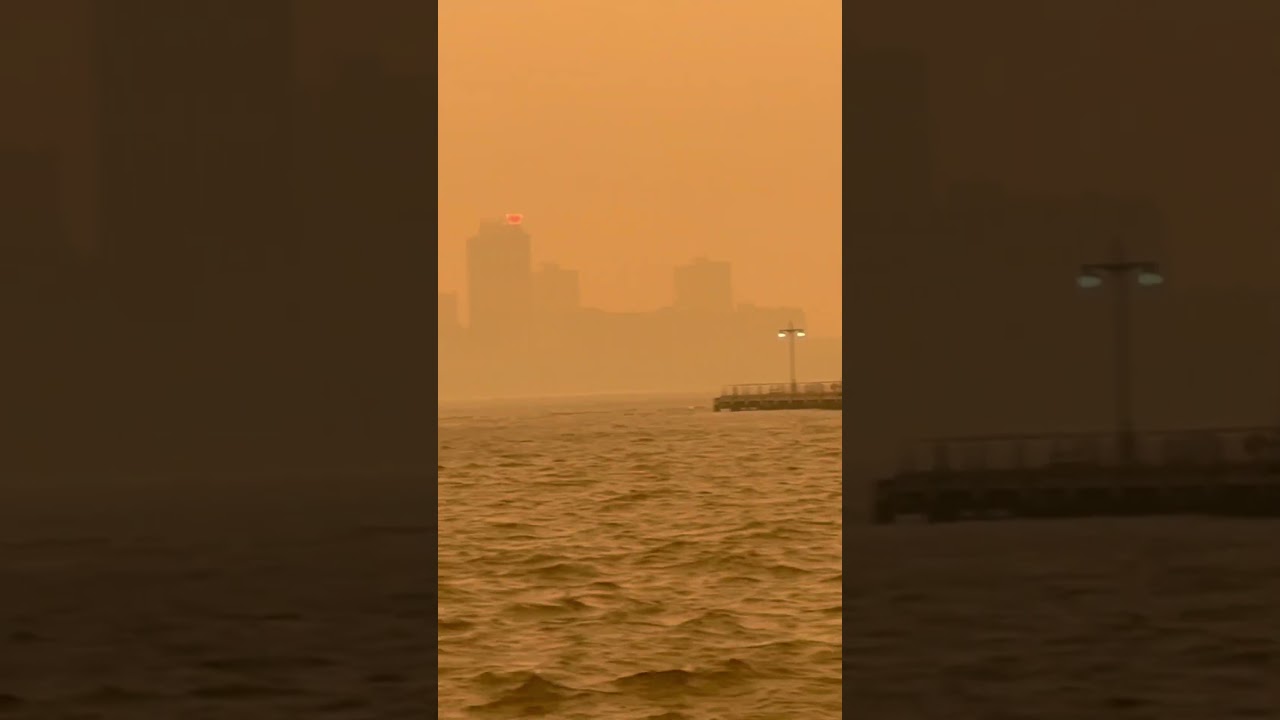 Manhattan engulfed in smoke from Canadian wildfires 
