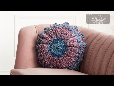 Crochet Pleated Pillow | EASY | The Crochet Crowd