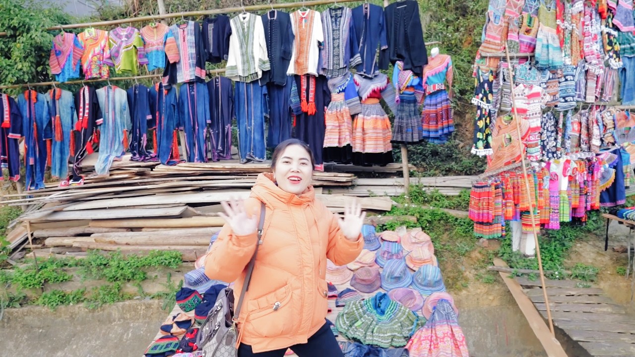 CÙNG CHỒNG YÊU ĐI CHỢ CÁN CẤU ĐẦU NĂM ĂN NGUYÊN CÁI ĐÙI LỢN CẮP NÁCH | TUYÊN XINH GÁI