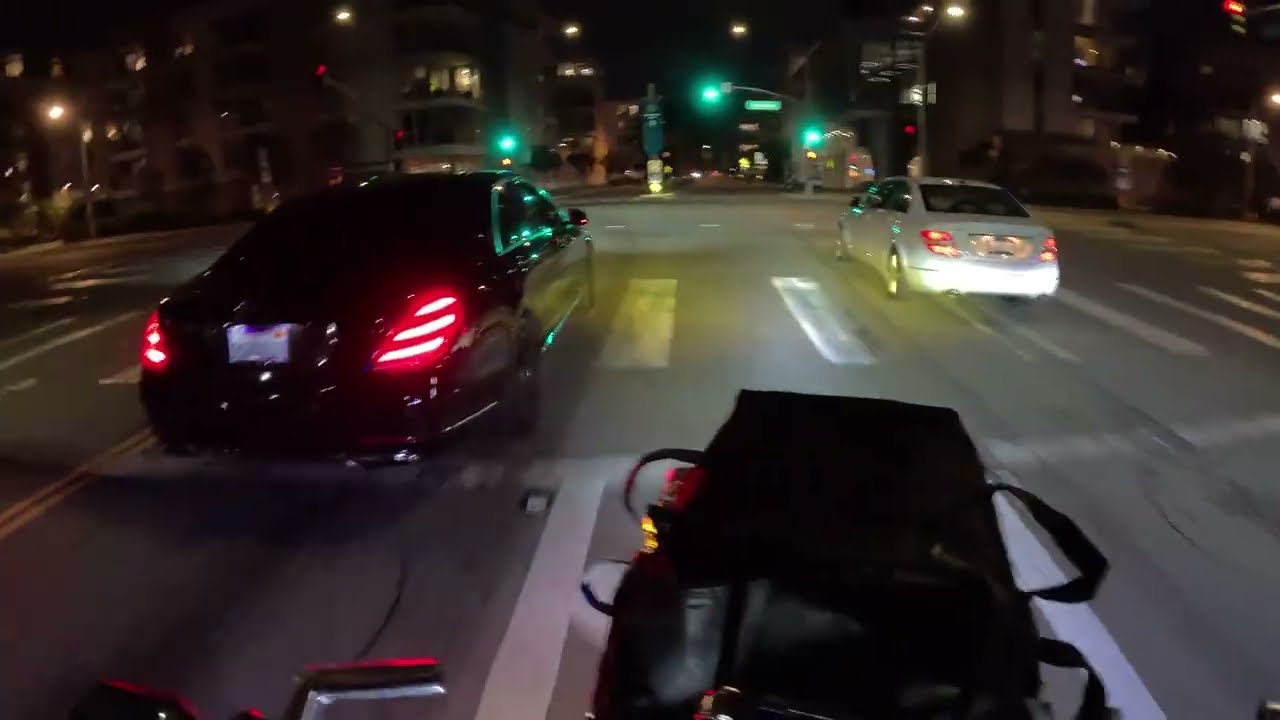 Join me on an e-bike to deliver food, explore and have fun in Los Angeles! 一起在洛杉磯送餐探索&玩得開心- 20260224