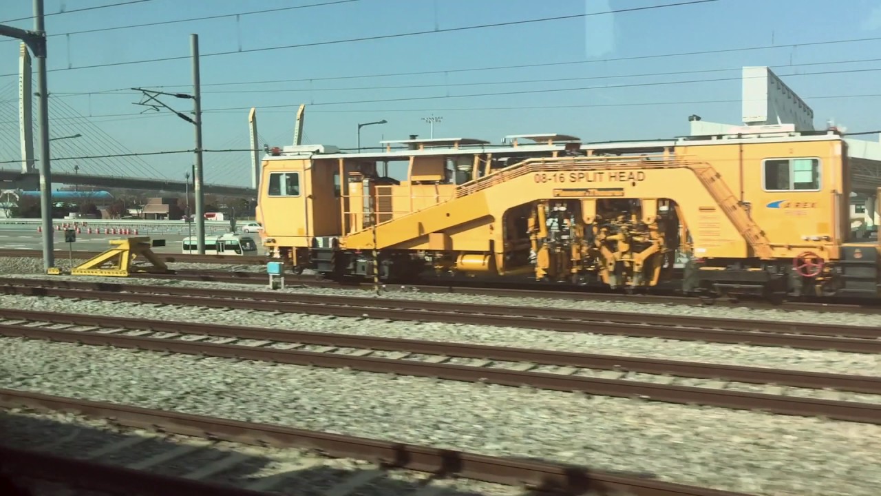 express-train-from-seoul-to-incheon-airport-iphone-6s-plus-1080p