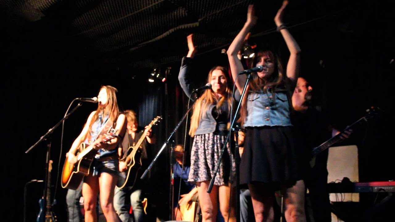 Jessica Lynn at Lestat's West, San Diego, California January 25, 2015