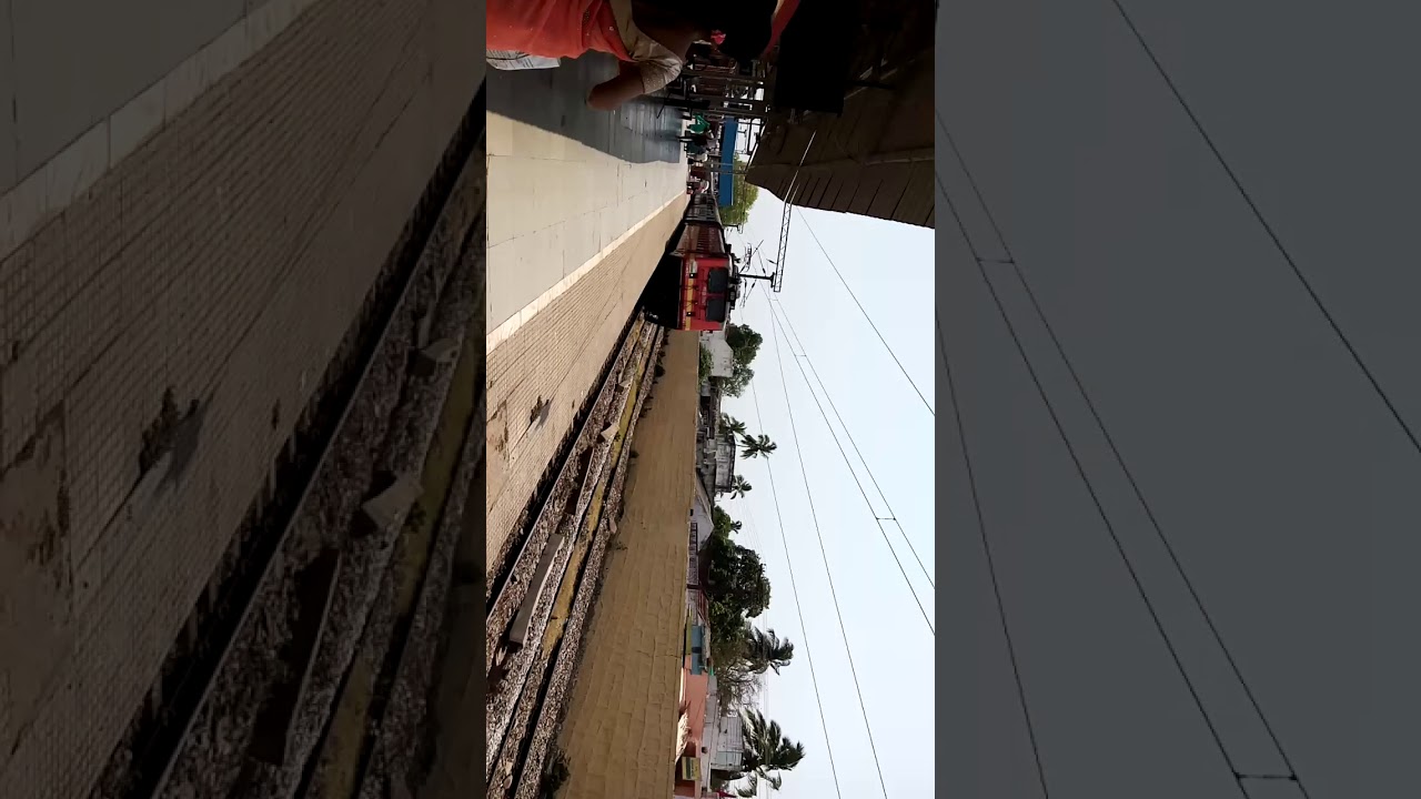 Yesvanthpur SF express 12863 arriving palasa (PSA)