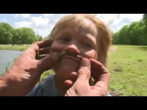 Video: Regenwormen - Waarom Zijn Ze Nodig En Hoe Kunnen Ze Worden Gekweekt Voor De Productie Van Kunstmest? Foto