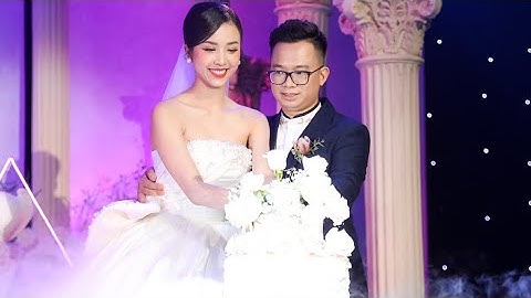 Đám cưới Á hậu THUÝ AN và chồng tiến sĩ | Cô dâu bật khóc khi được trao cho chú rể | BÍ MẬT VBIZ