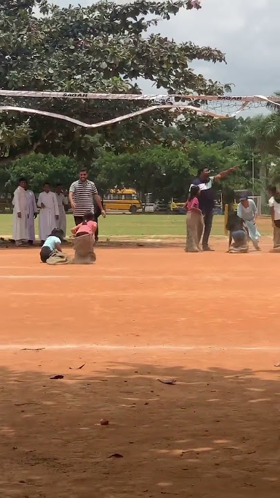 Lomba Balap Karung di Hari Olahraga Tahunan Gereja Kristus Raja #ckc