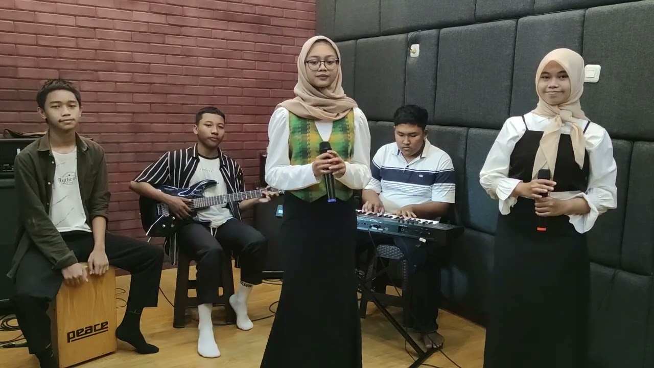 Musikalisasi Puisi | Antara Putih dan Merah | SMA NEGERI 1 LAMONGAN
