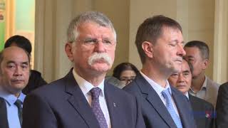 Председатель НС Венгрии участвовал на открытии фотовыставки, посвященной Хошимину в начале XX века