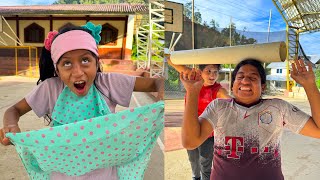 La Kitty Les Hizo Una Broma A Los Vecinos