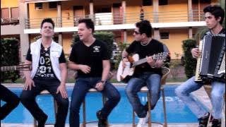 João Neto & Frederico e Léo Verão cantando D'yer Maker e Lê Lê Lê [nova - voz e violão]