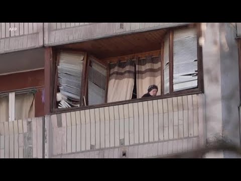 მოლაპარაკებები ბომბების ფონზე