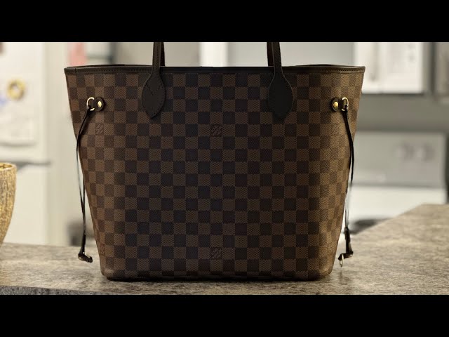 What you can fit inside a LV Neverfull bag 👀 A top tip is to buy