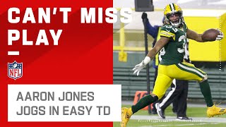 Aaron Jones Just Waltzes into the End Zone