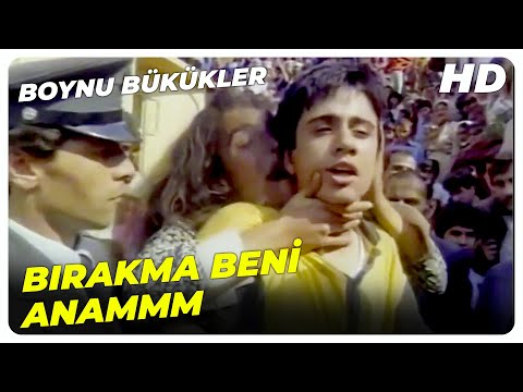 Boynu Bükükler - Emrah, Annesi İçin Kendini Feda Etti! | Küçük Emrah Eski Türk Filmi