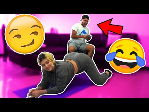 HACIENDO YOGA SEXY FRENTE A MI NOVIO PARA VER COMO REACCIONA