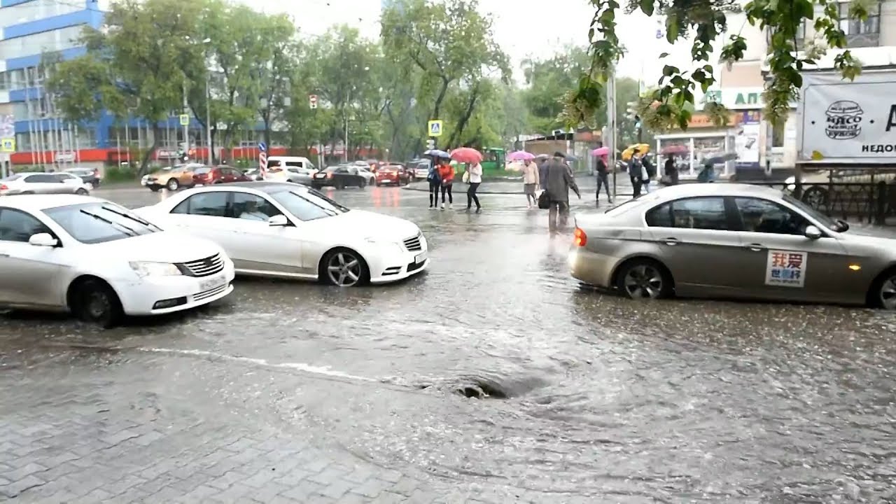 Молния попала в машину