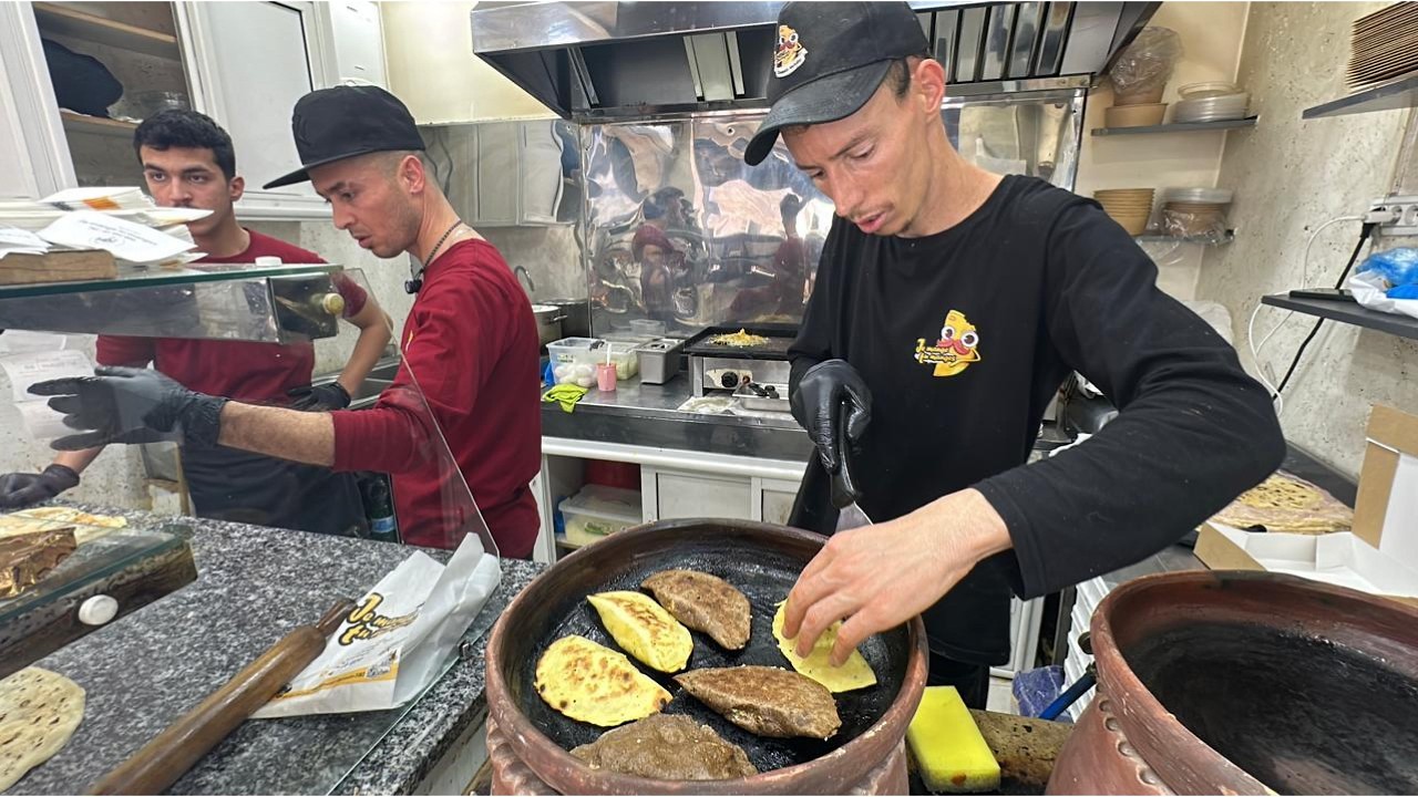 مفاجأة لقينا الديناري  في القيروان - عندو ارخص كومبو مسمّيه - Je mange tu mange