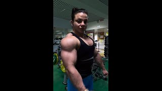 Muscle Woman - Anastasia Leonova 💪 #girlswithmuscles #biceps #shorts #ifbbprobodybuilding
