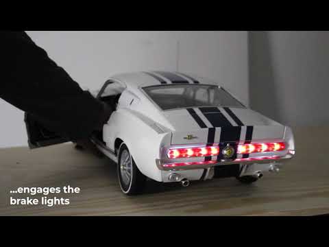 Operating the lights on the 1:8 Shelby GT500 Super Snake