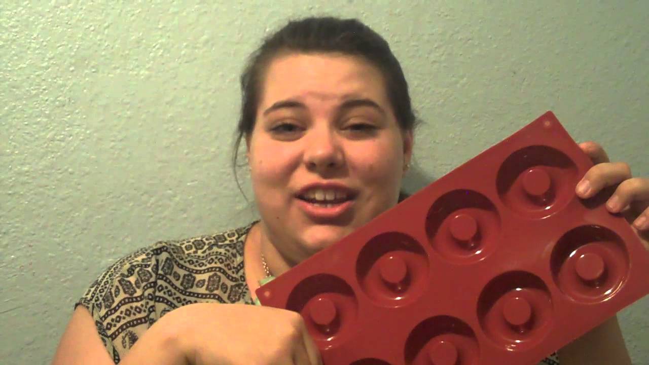 Silicone Donut Baking Pan Review #lpldonutmold - YouTube