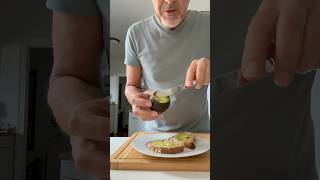 Did you know about this avocado hack? 🥑🤷🏽‍♂️With @mikey_bee99