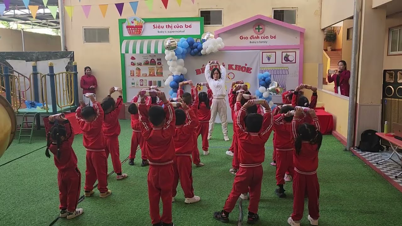 Thể dục: ném xa bằng 2 tay 5-6 tuổi gvg cấp phường 2025-2026