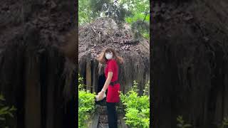 Pramugari Wings Air Datangi Rumah Honai Oktarina Wulandari