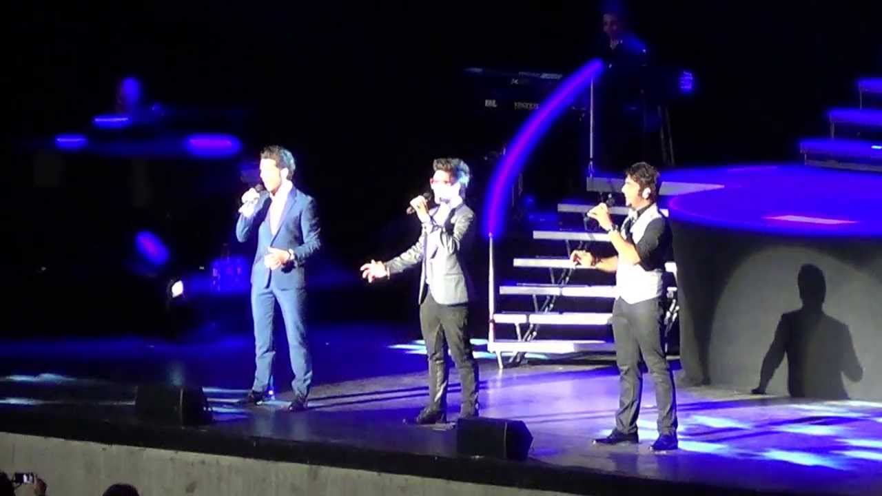 Il Volo's opening act, Concord, CA - Questo Amore & Un Amore Cosi Grande