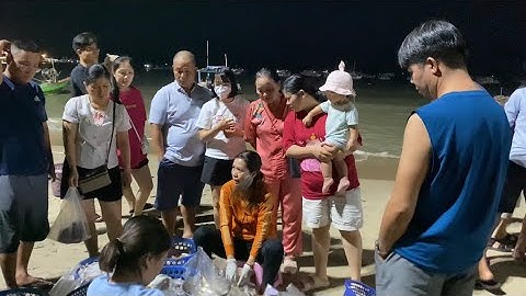 Không khí đêm ở bãi trước Vũng Tàu, xem ngư dân kéo lưới bắt tôm cá