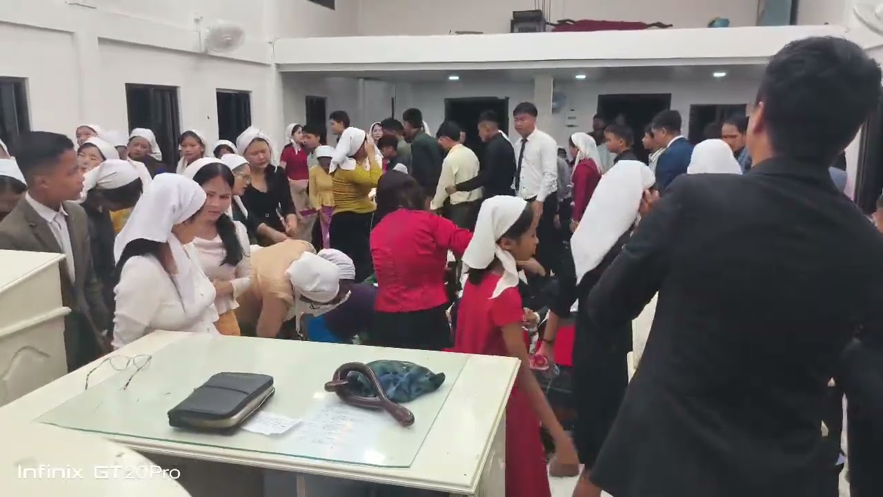 Tk. Sawmzuala zai mawi em em. Falkawn Kohhran Biakin. Lo thlir rawh u