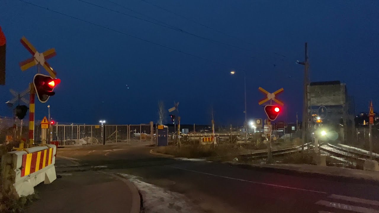 (Odd Setup) Level Crossing, Hamnslingan, Ropsten, Stockholm, Sweden
