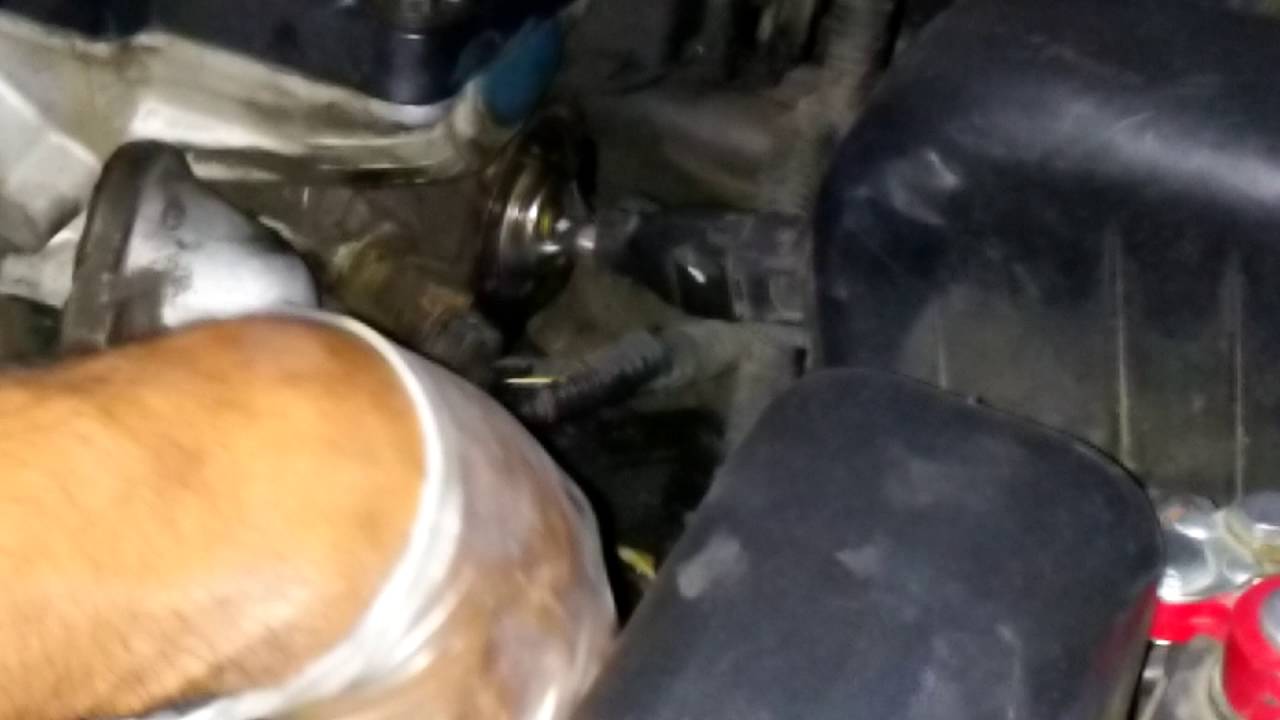 Tiburon 2000 . thermostat replacement. pt1 - YouTube