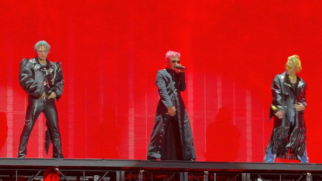 BIGBANG - BANG BANG BANG fancam at XX: COSMOS Tour Oakland D1 09
