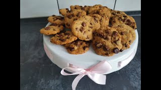 CIASTECZKA Z KAWAŁKAMI CZEKOLADY - cookies - pyszne łatwe w przygotowaniu ciasteczka czekoladowe CIASTECZKA Z KAWAŁKAMI CZEKOLADY - cookies - pyszne łatwe w przygotowaniu ciasteczka czekoladowe