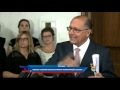 Alckmin suspende reorganização em 2016 e promete diálogo nas escolas