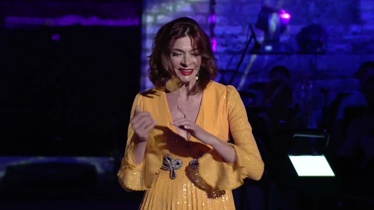 Yjet në Butrint - Ema Andrea - Hëna dhe një yll