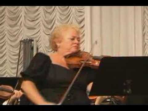 Dora Schwarzberg plays Elgar Violin Concerto Op.61 1-1