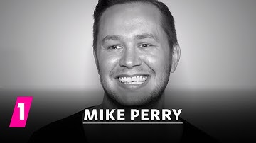Mike Perry im 1LIVE Fragenhagel | 1LIVE (mit Untertiteln)