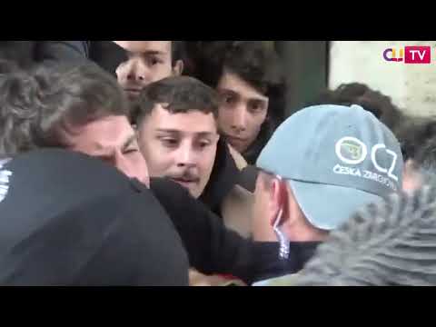 Sapienza, tensione tra studenti pro Palestina e forze di polizia davanti al rettorato