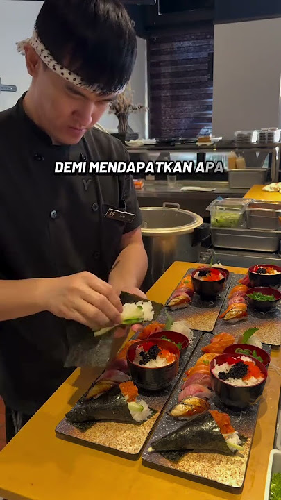 menusuk dari belakang