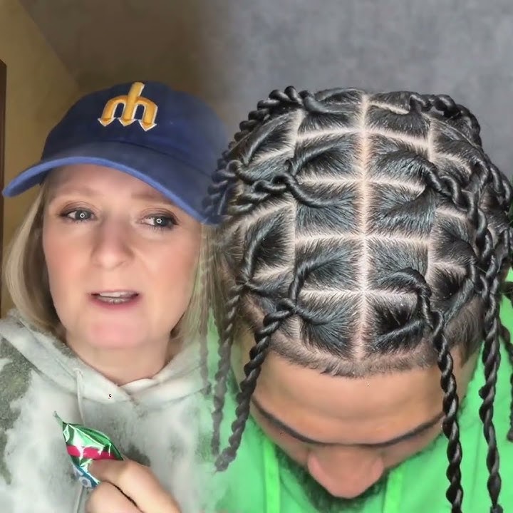 Wait! Maybe mom wants the fruit by the foot… #secondborn #siblinglove #siblinglife #reallifemomlif