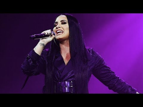 Demi Lovato - Attempts 'Smoke & Mirrors' Phrased A5 HIGH NOTE! (Live)