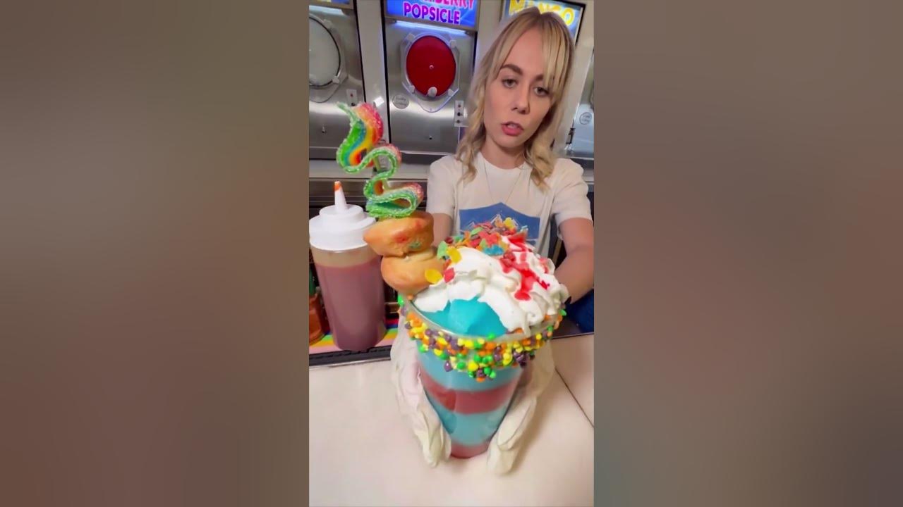 Amazing affordable frozen daiquiri cocktails in Las Vegas at Minus 5 ice bar mocktail budget