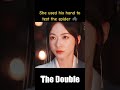 استخدمت يده لاختبار العنكبوت مزدوج TheDouble Youku 
