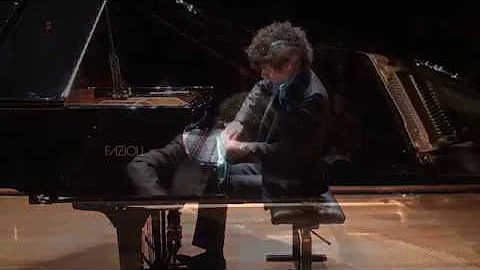 1/3 - Federico Colli's debut at the London Queen E...