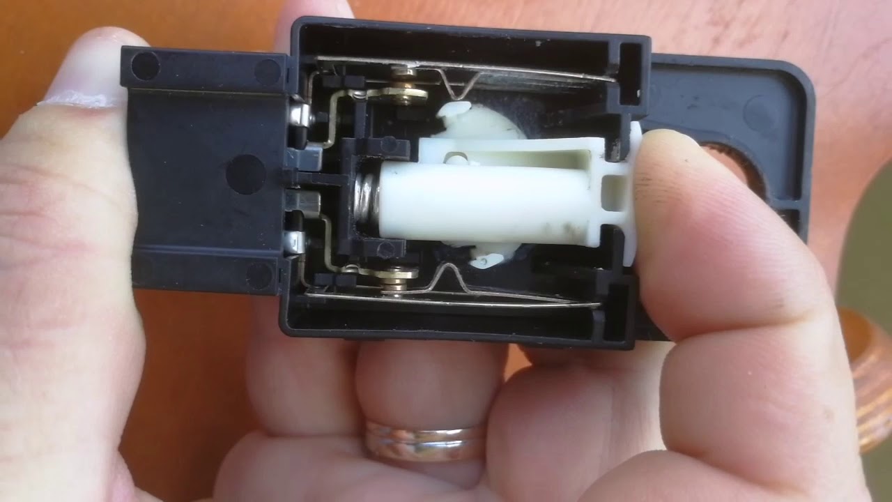 Лягушка педали тормоза Эскалейд. Почему перестаёт работать. - YouTube