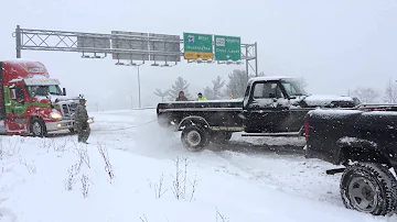 '77 Ford pulls semi