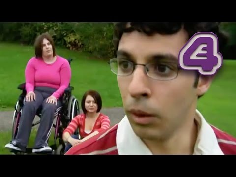 The Inbetweeners | Larks at the Park | E4