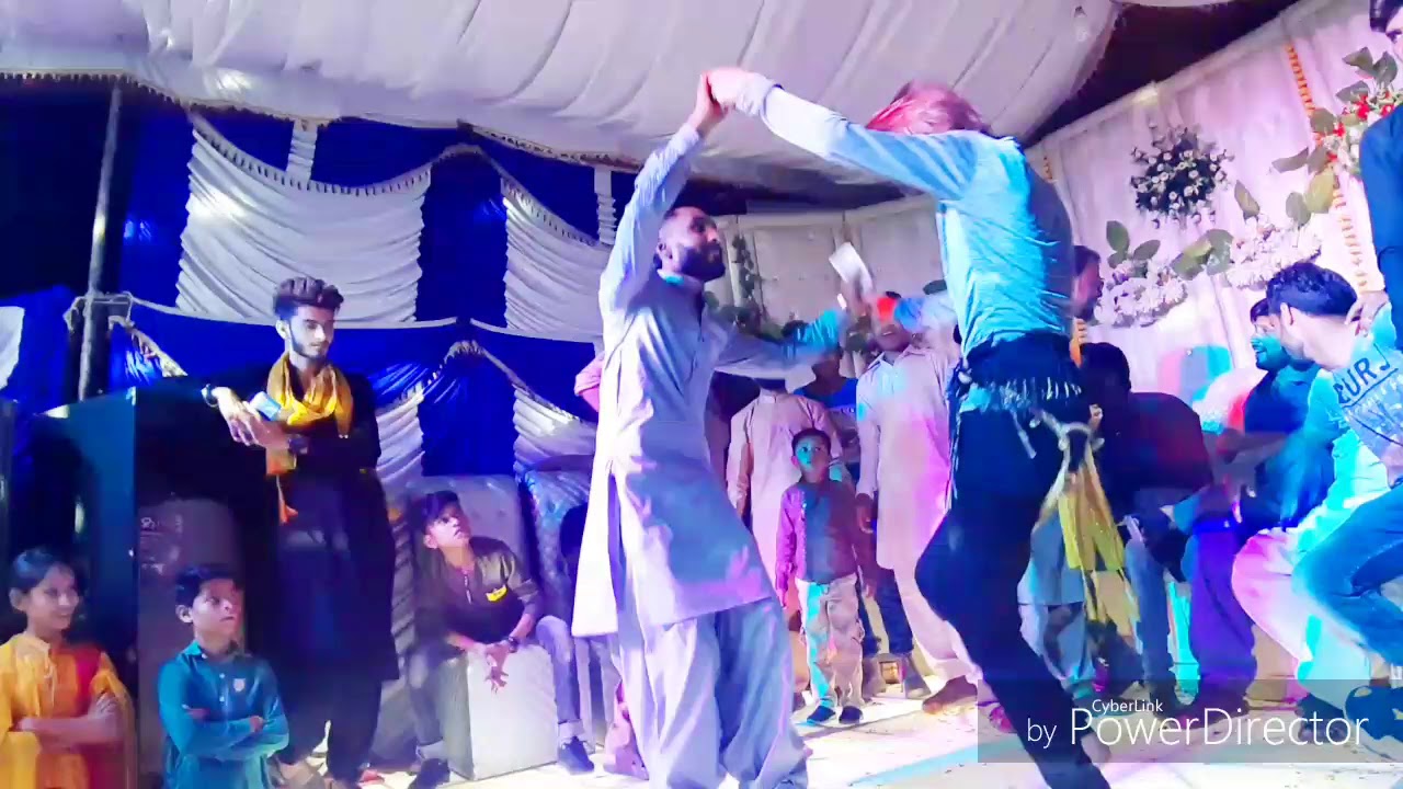Lal lal honto pe gori kiska nmae he .moonjani